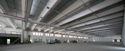 Immagine che contiene interni, edificio, vuoto

Descrizione generata automaticamente